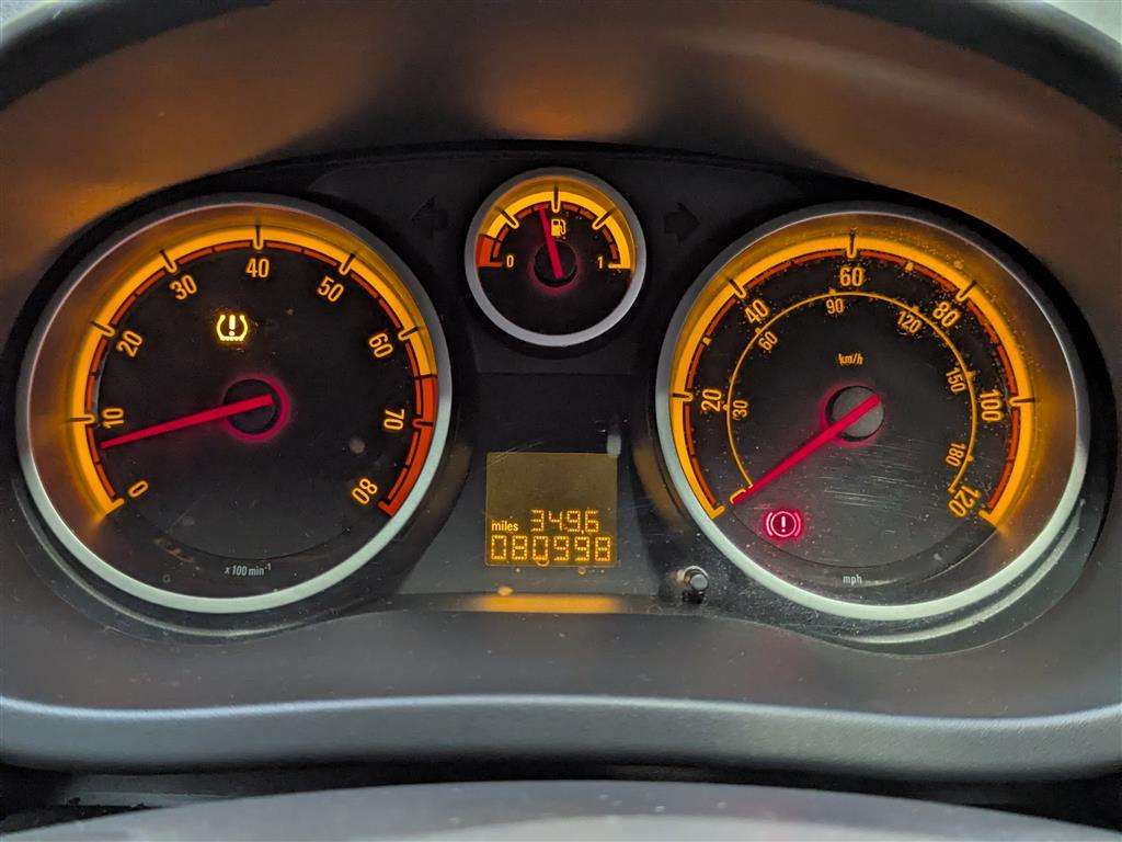 <p>2014 VAUXHALL CORSA SXI AC</p>