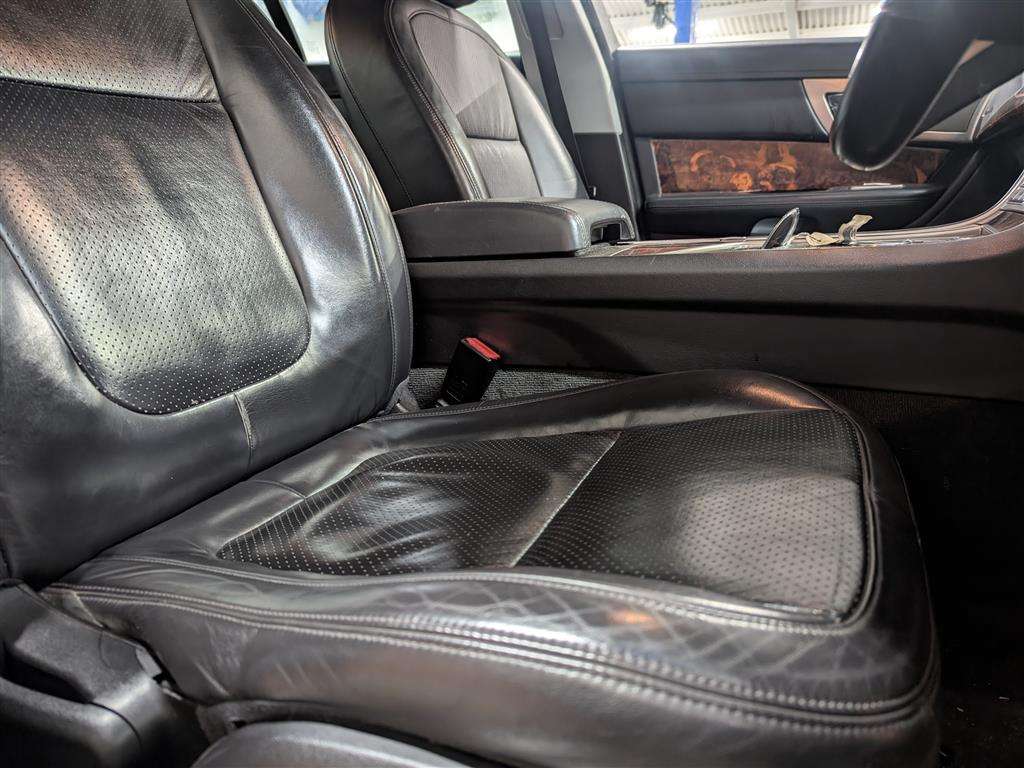 <p>2009 JAGUAR XF PREMIUM LUXURY V6 AUTO</p>