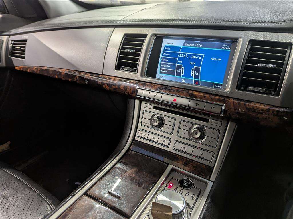 <p>2009 JAGUAR XF PREMIUM LUXURY V6 AUTO</p>