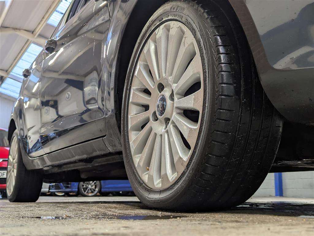 <p>2009 FORD FIESTA TITANIUM 96</p>