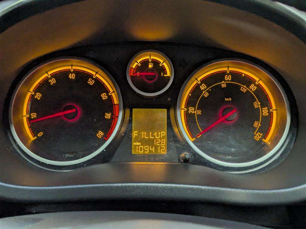 <p>2011 VAUXHALL CORSA SXI</p>