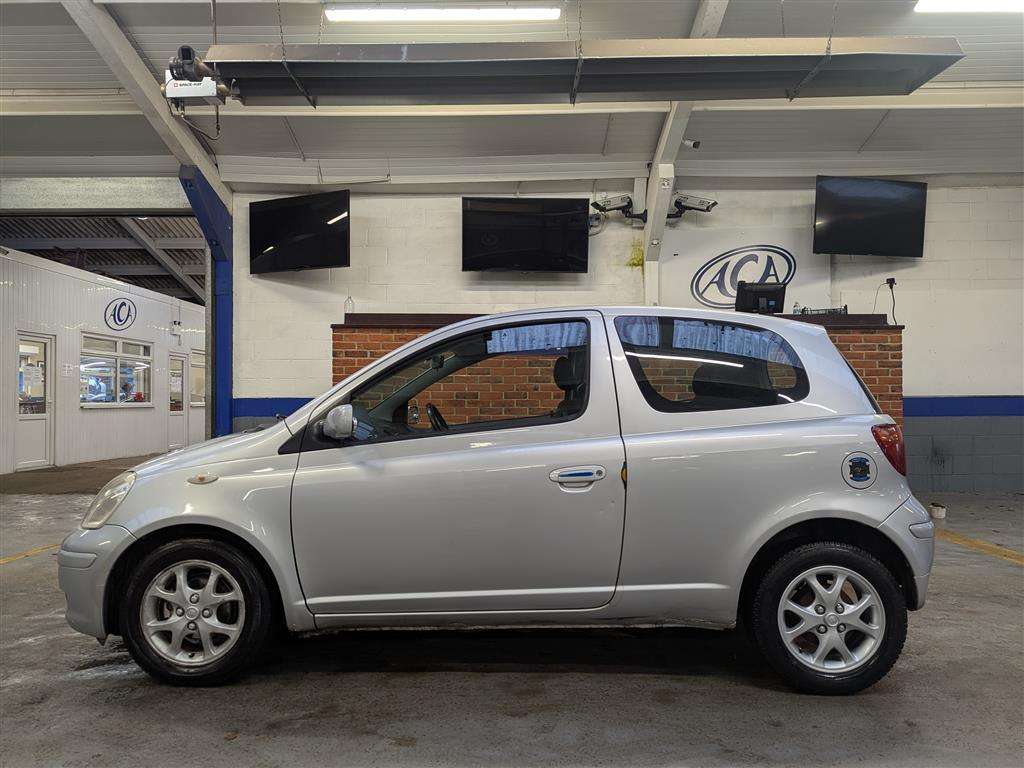 <p>2004 TOYOTA YARIS T SPIRIT AUTO</p>