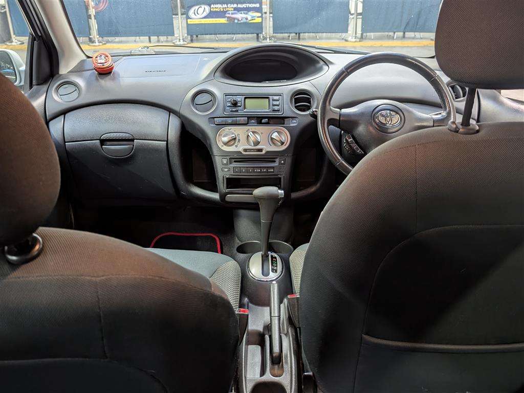 <p>2004 TOYOTA YARIS T SPIRIT AUTO</p>