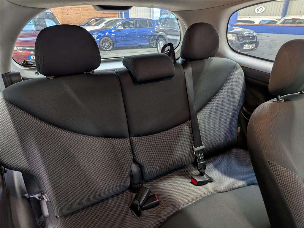 <p>2004 TOYOTA YARIS T SPIRIT AUTO</p>