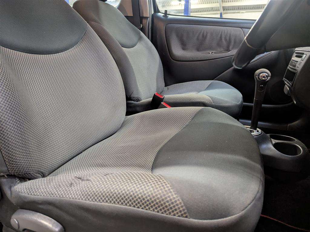 <p>2004 TOYOTA YARIS T SPIRIT AUTO</p>