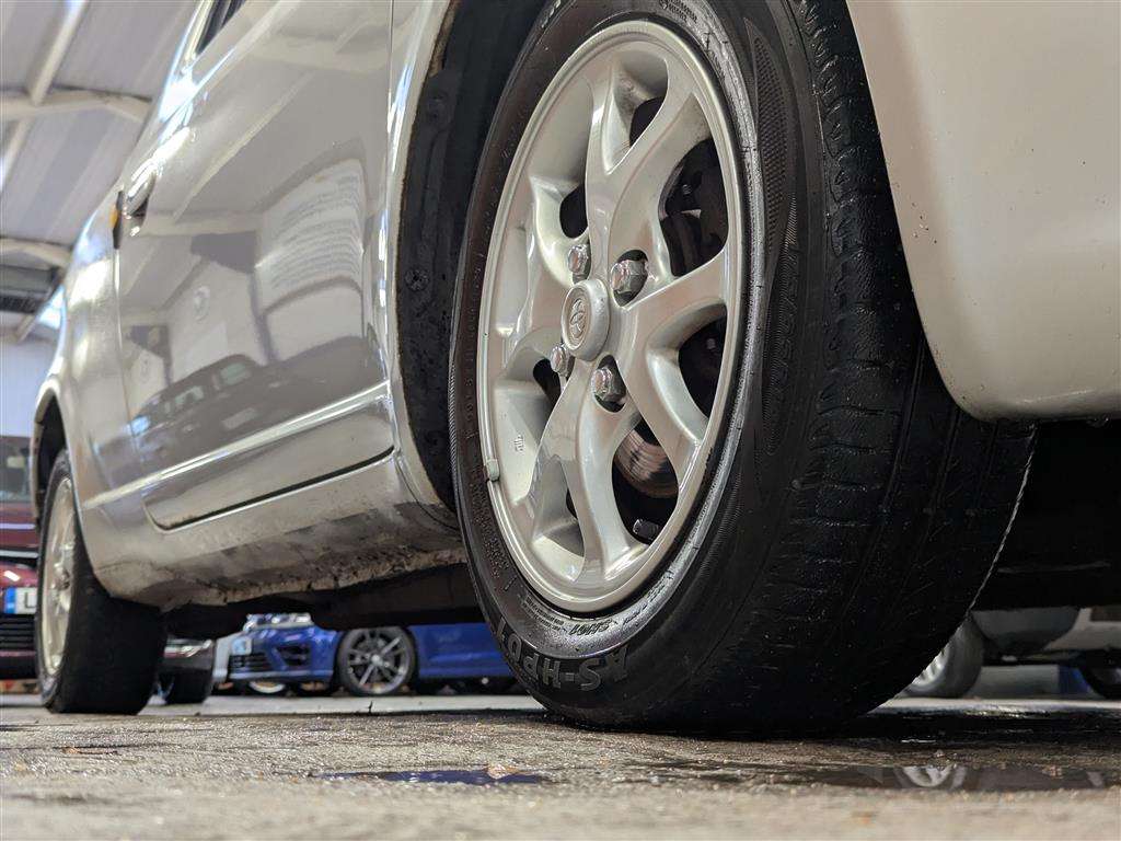 <p>2004 TOYOTA YARIS T SPIRIT AUTO</p>