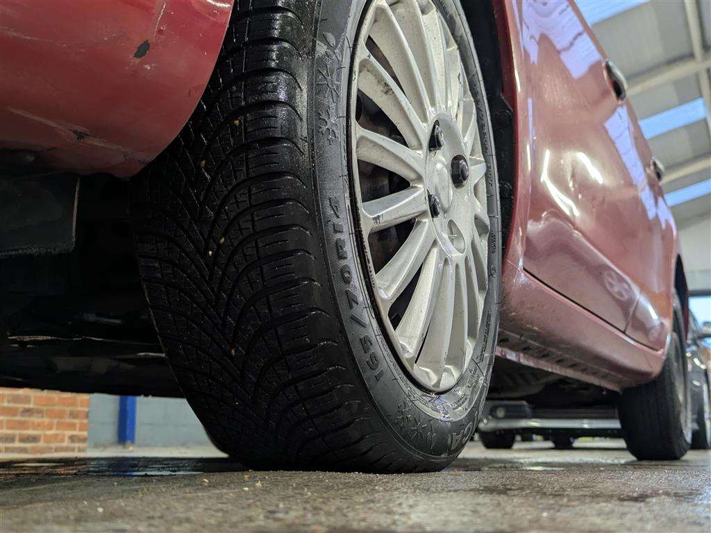 <p>2011 NISSAN MICRA VISIA</p>