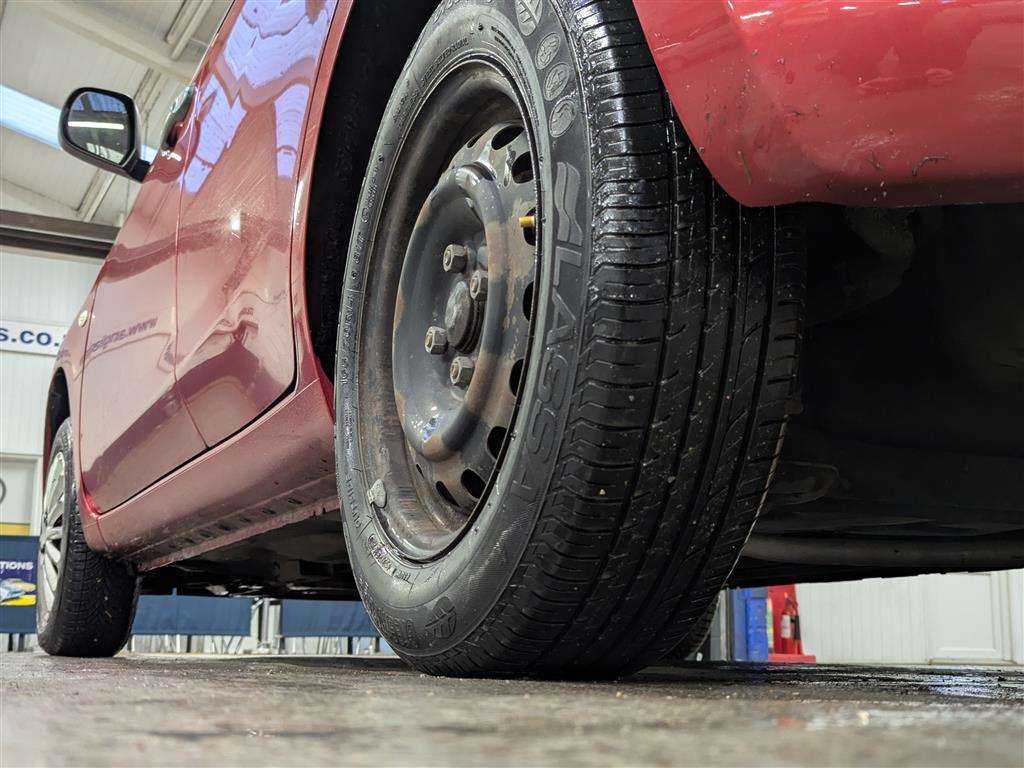 <p>2011 NISSAN MICRA VISIA</p>