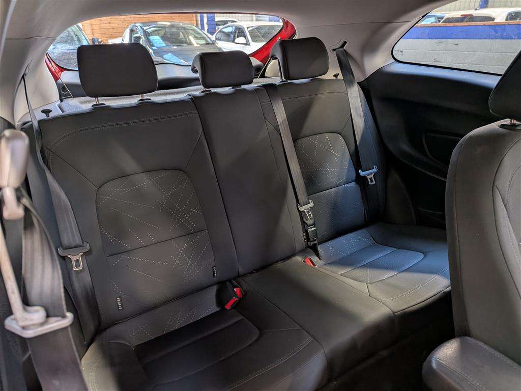 <p>2012 KIA RIO 2</p>