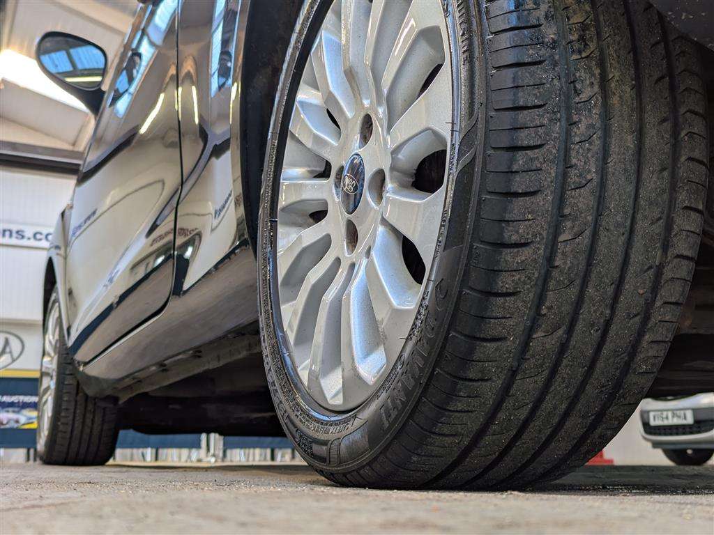 <p>2013 FORD KA ZETEC</p>