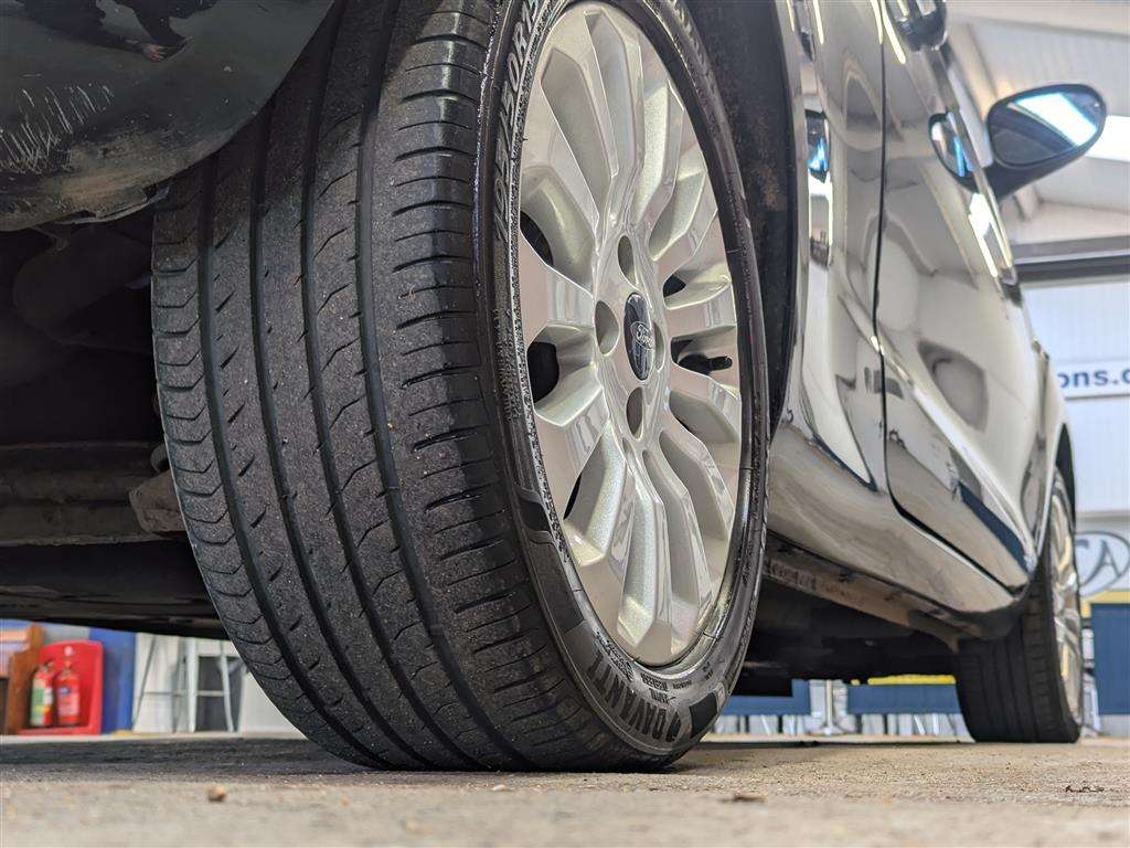 <p>2013 FORD KA ZETEC</p>