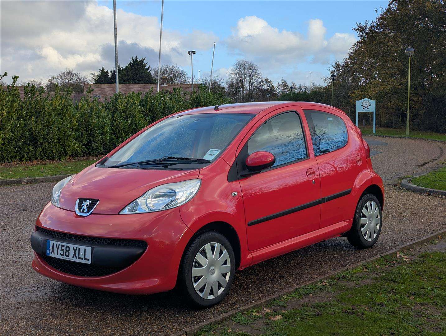 <p>2008 PEUGEOT 107 URBAN 844 MILES ONLY</p>