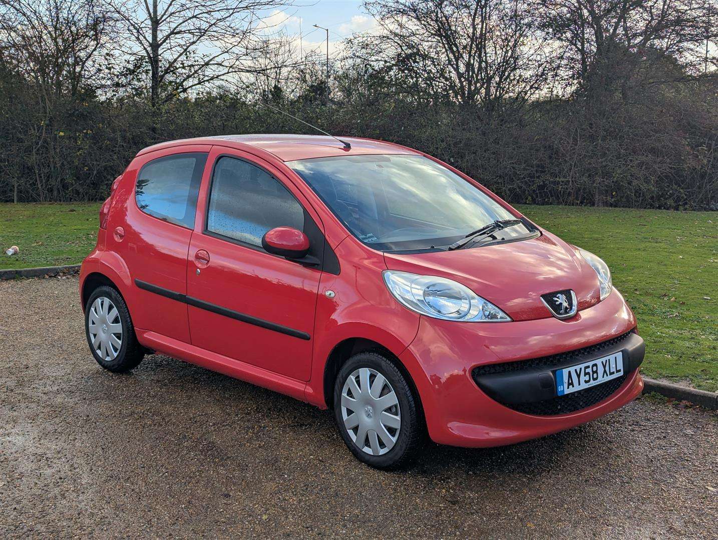 <p>2008 PEUGEOT 107 URBAN 844 MILES ONLY</p>