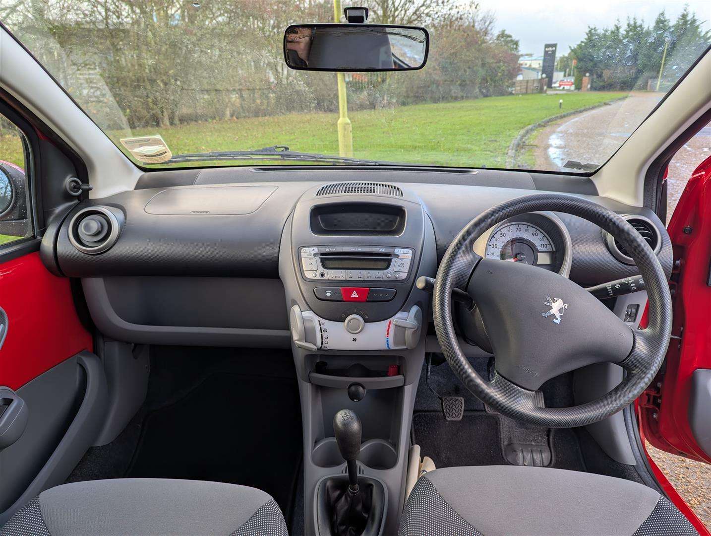 <p>2008 PEUGEOT 107 URBAN 844 MILES ONLY</p>