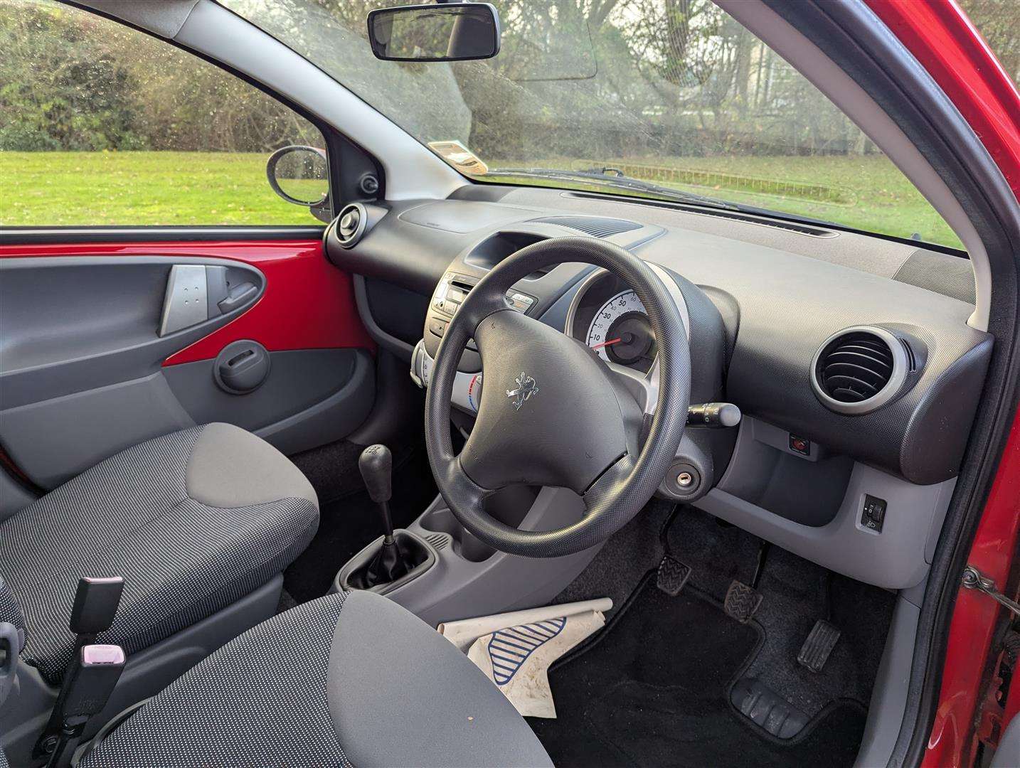 <p>2008 PEUGEOT 107 URBAN 844 MILES ONLY</p>