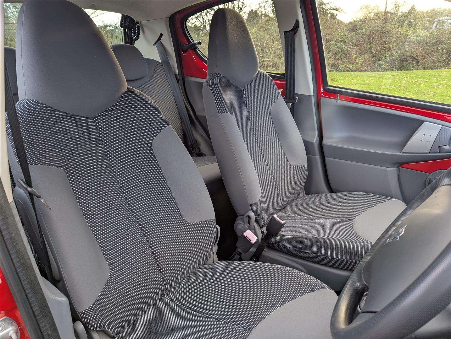 <p>2008 PEUGEOT 107 URBAN 844 MILES ONLY</p>