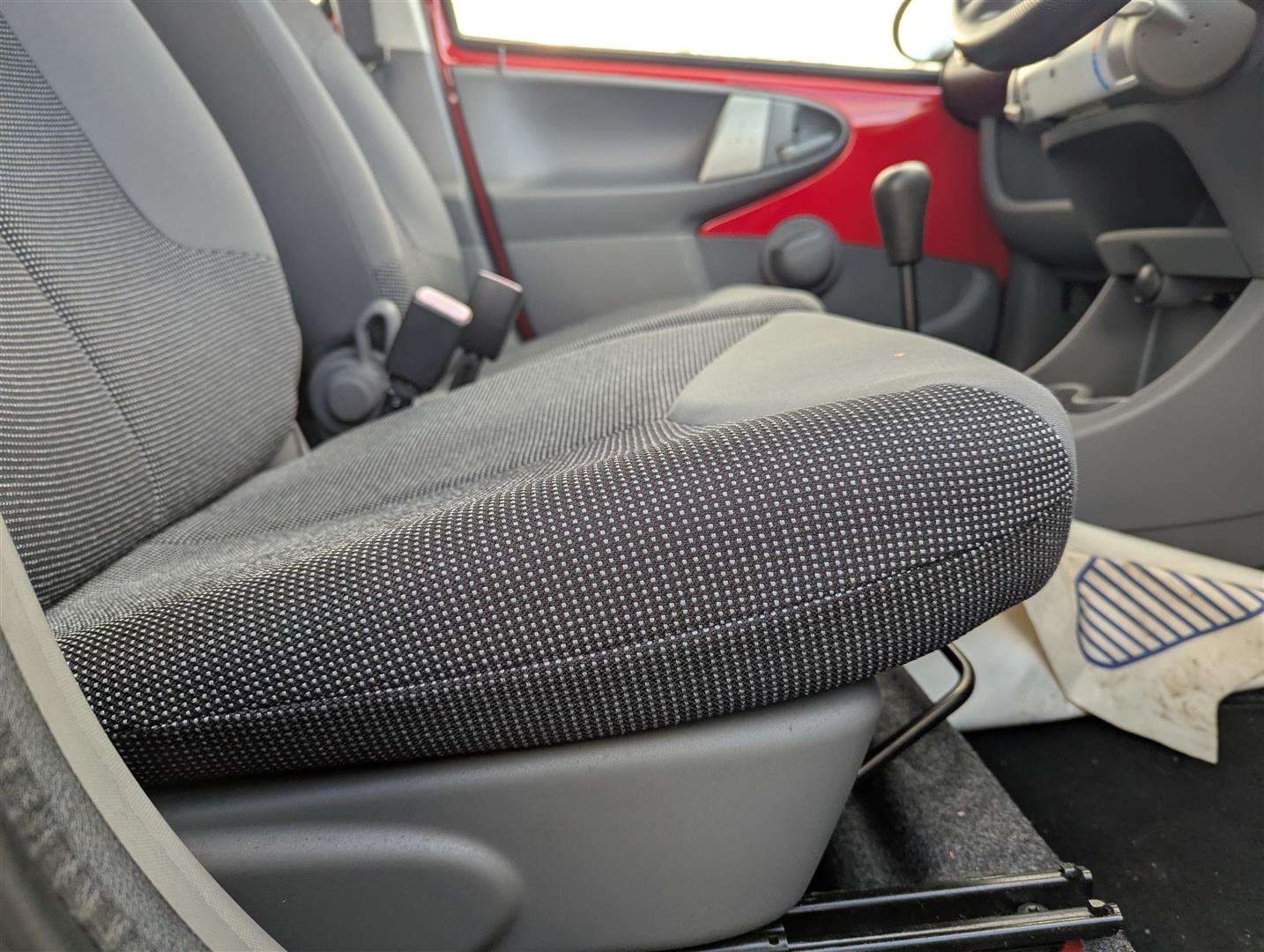 <p>2008 PEUGEOT 107 URBAN 844 MILES ONLY</p>