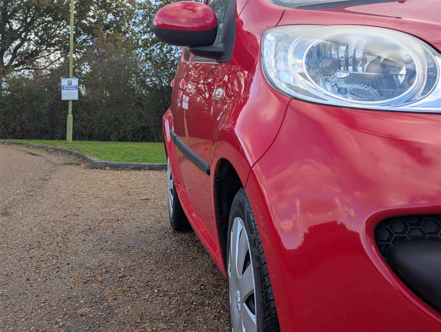 <p>2008 PEUGEOT 107 URBAN 844 MILES ONLY</p>