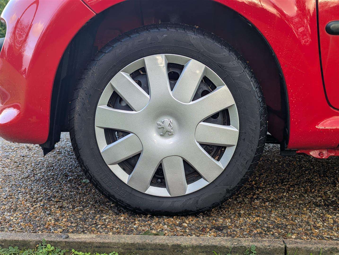 <p>2008 PEUGEOT 107 URBAN 844 MILES ONLY</p>