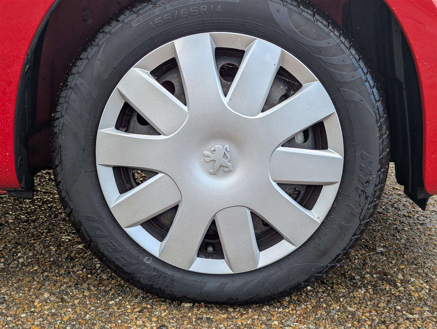 <p>2008 PEUGEOT 107 URBAN 844 MILES ONLY</p>