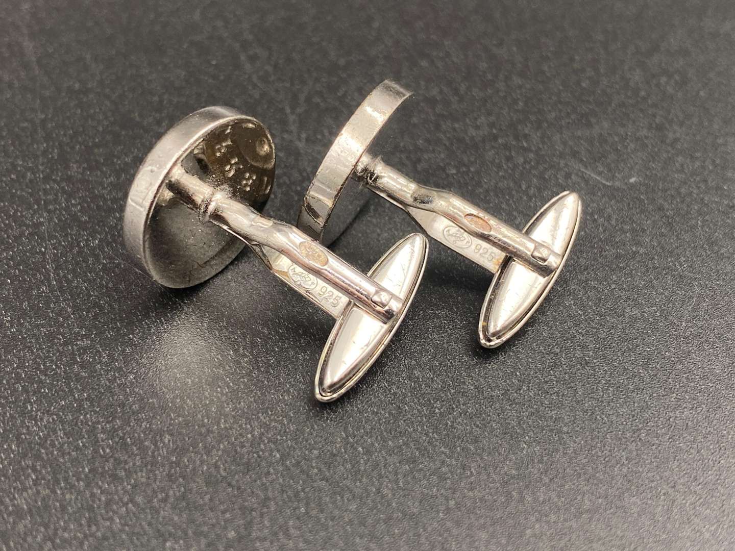 <p>DUNHILL, A pair of signed Button cufflinks,</p>