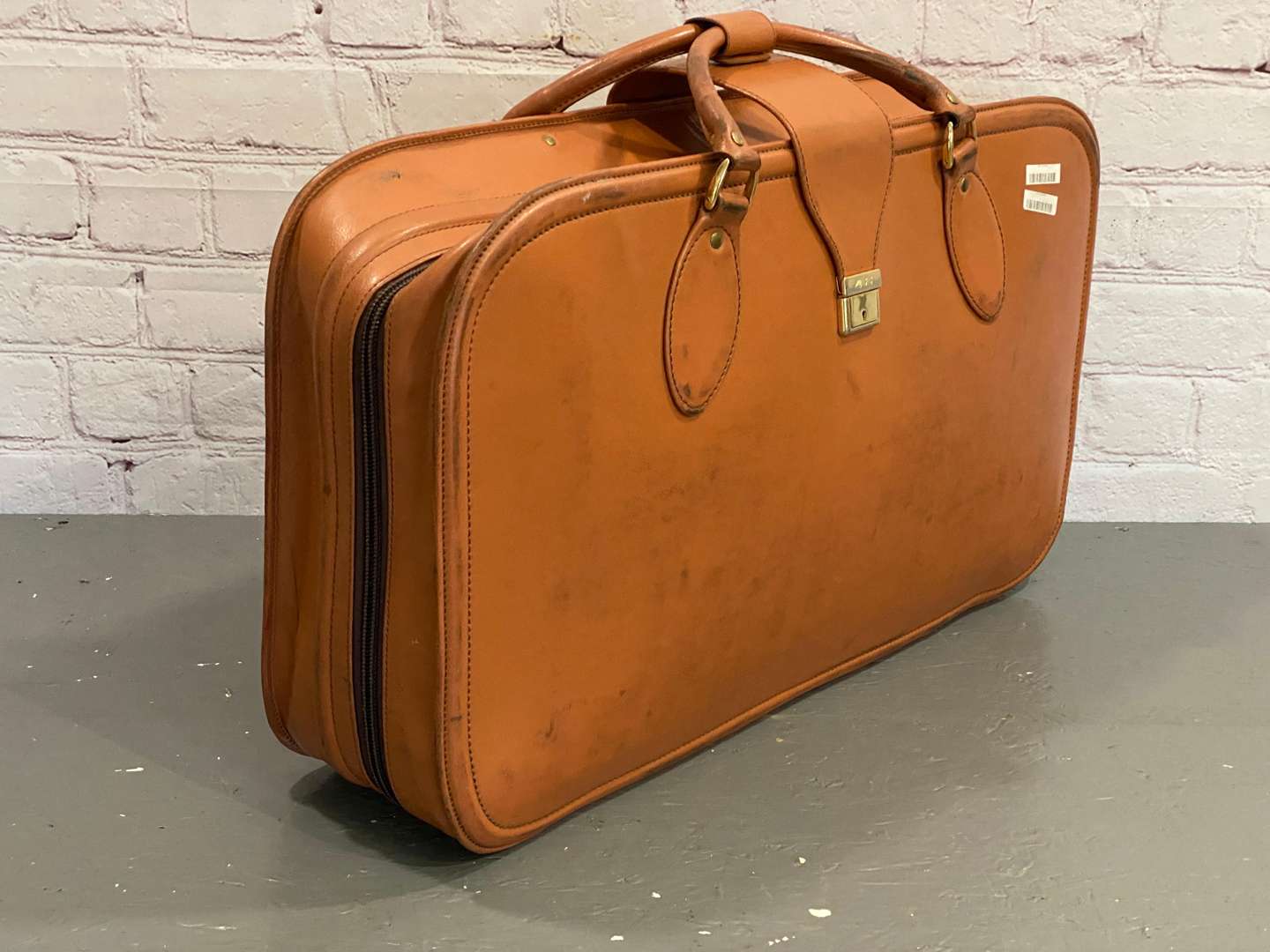 <p>FERRARI, &nbsp;“456”, 1980's stitched leather suitcase,</p>