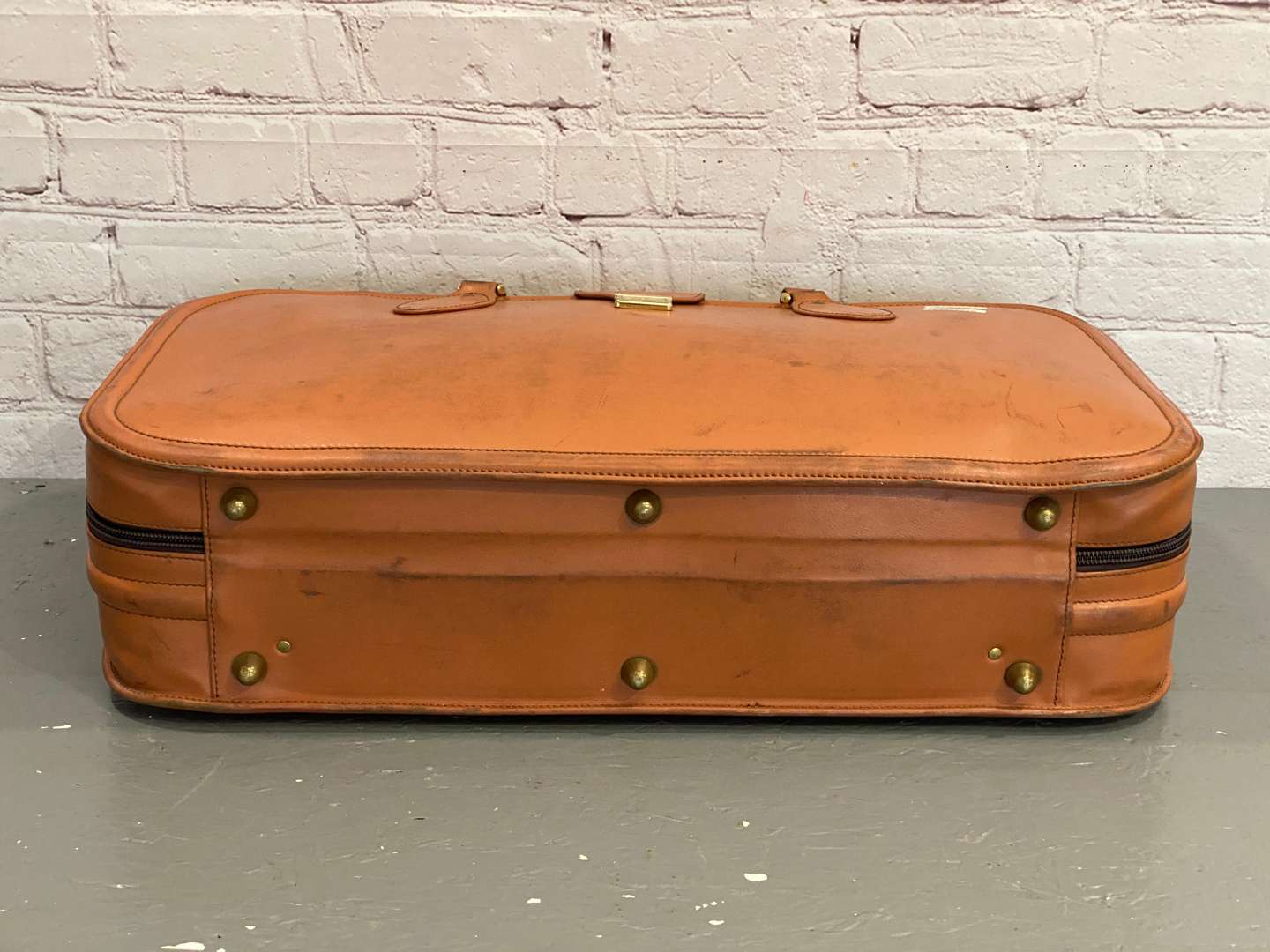 <p>FERRARI, &nbsp;“456”, 1980's stitched leather suitcase,</p>