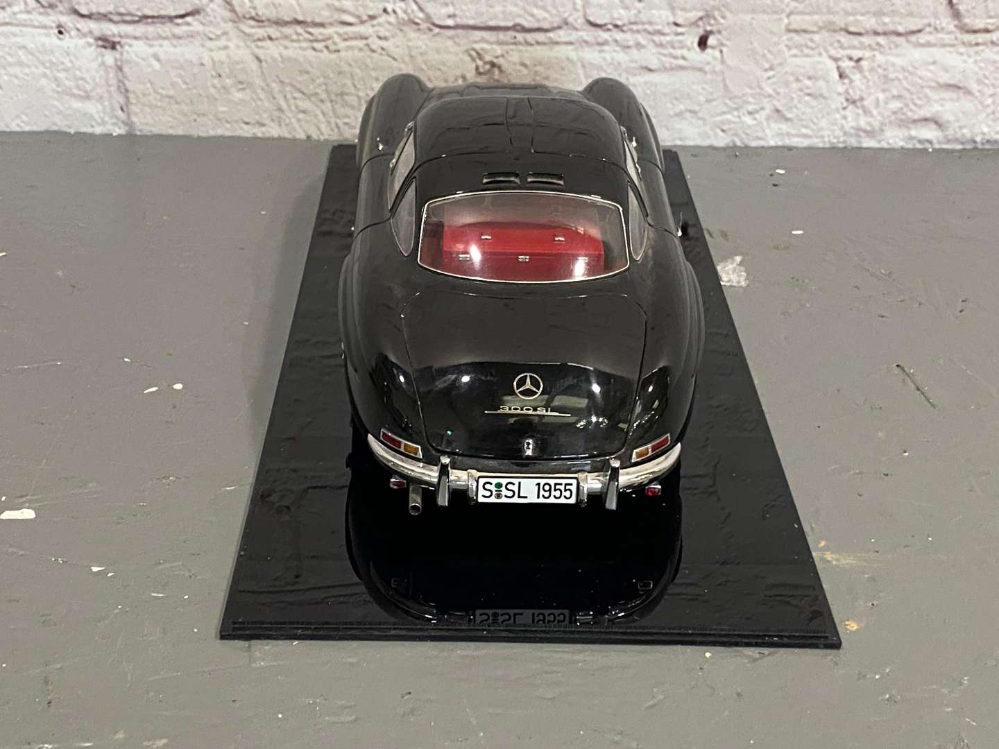 <p>PREMIUM CLASSIXXS, Mercedes-Benz, 300 SL, Gullwing. 1:12 scale&nbsp;</p>