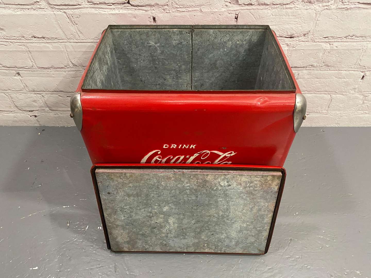 <p>COCA-COLA, A mid 20th century pressed steel cool box.</p>