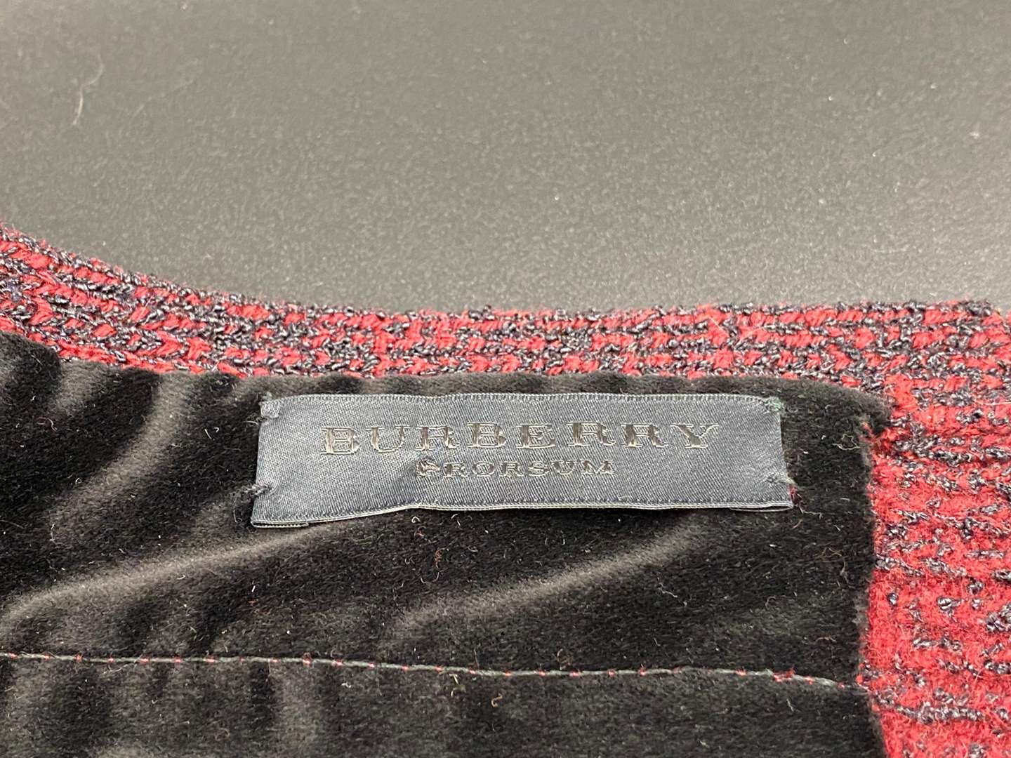 <p>BURBERRY, a mixed lot comprising,&nbsp;</p>