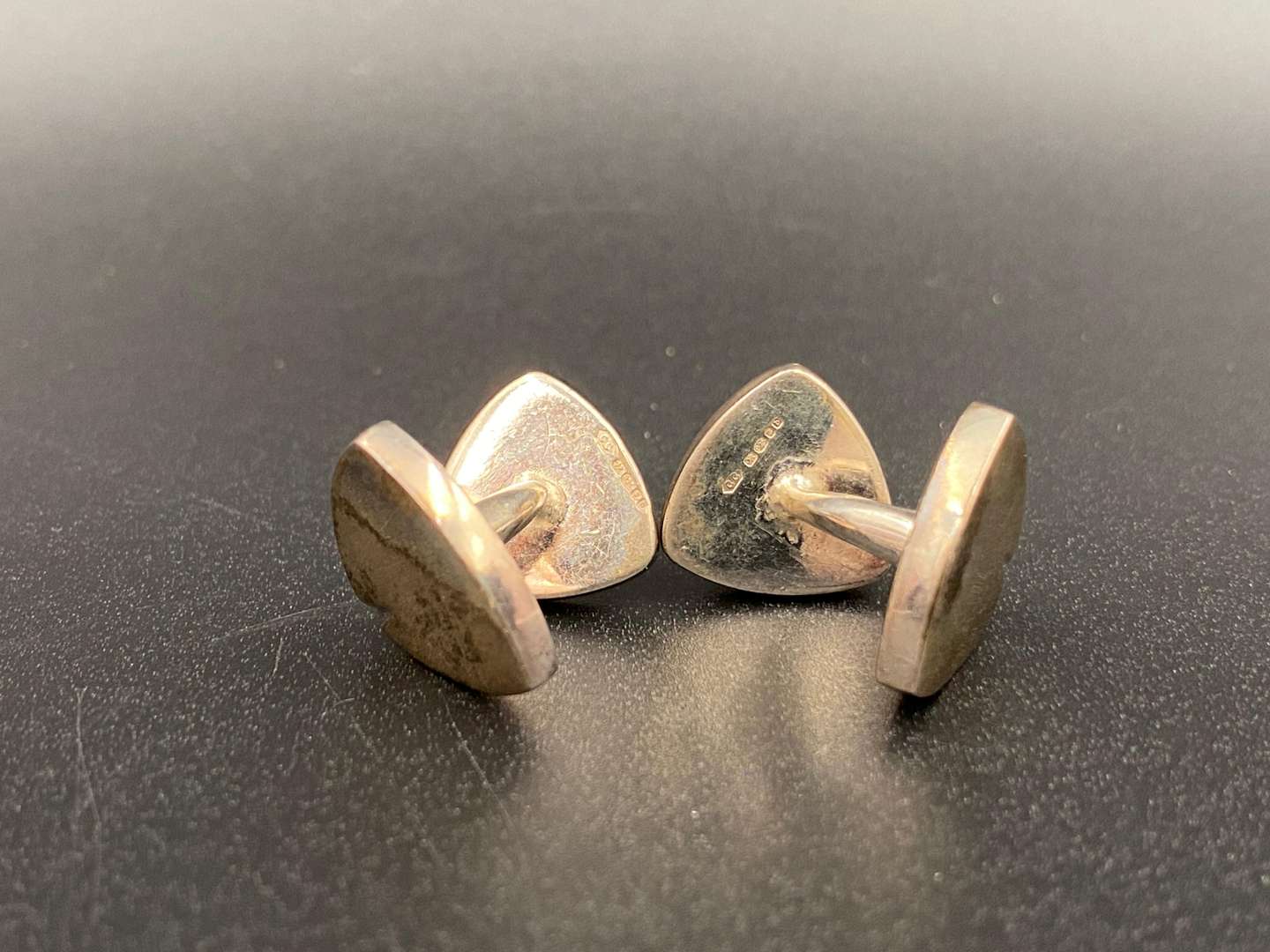 <p>Pair of silver, fixed bar cufflinks,&nbsp;</p>