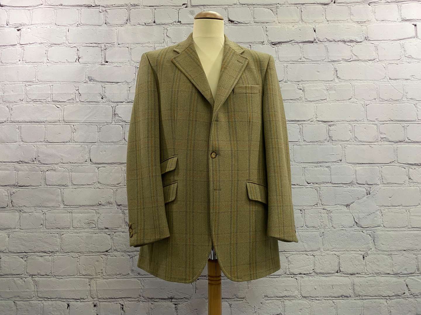 <p>GURTEEN, Esquire, English tweed sports coat,</p>