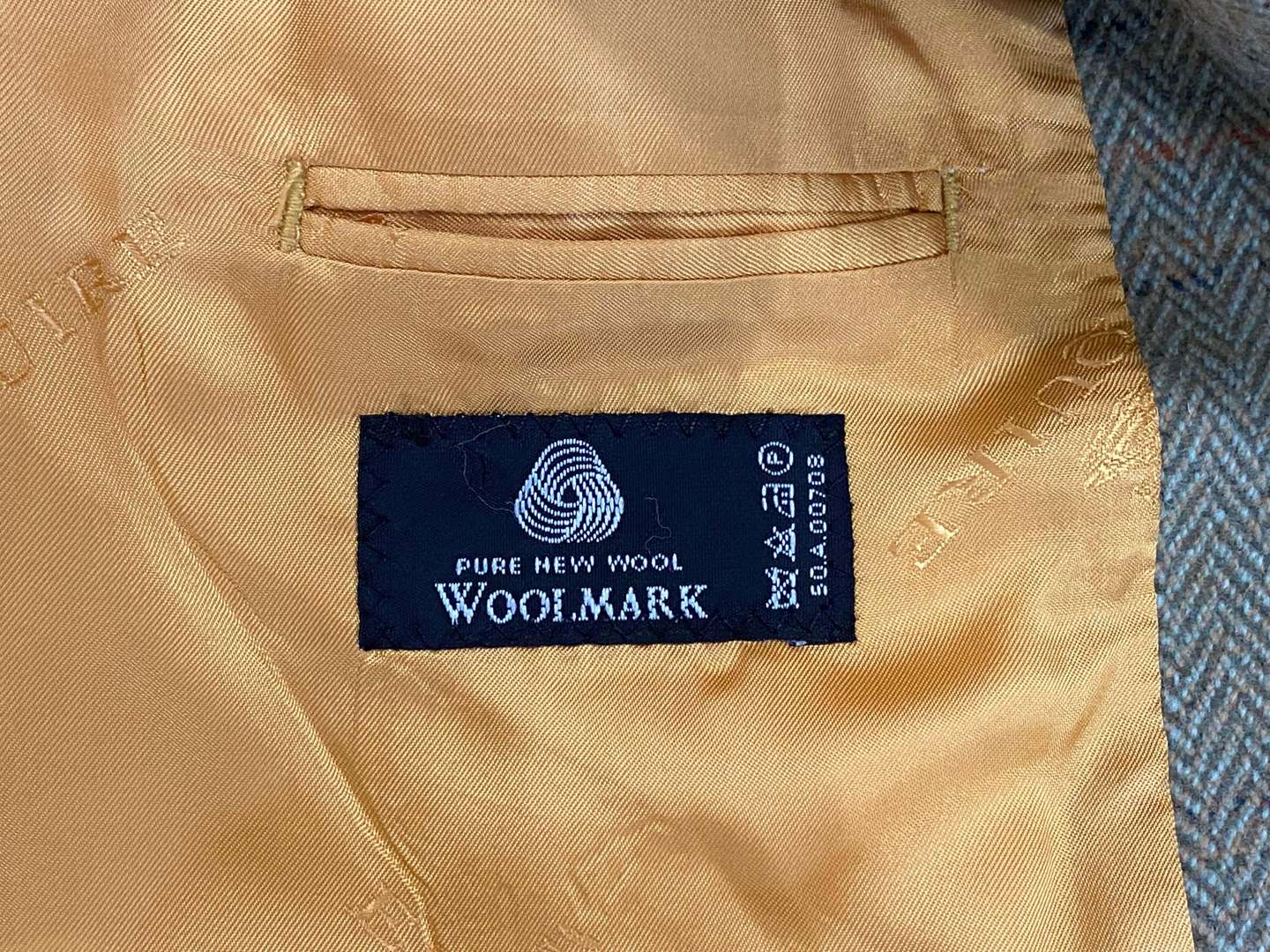 <p>GURTEEN, Esquire, English tweed sports coat,</p>