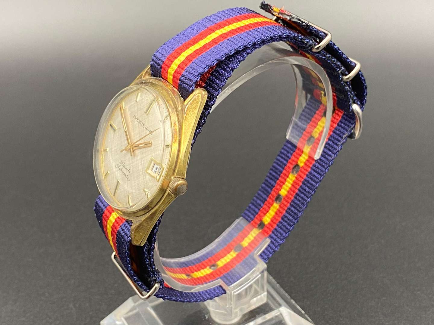 <p>EVERITE KING, 21-jewel gold plated, automatic calendar wristwatch,&nbsp;</p>