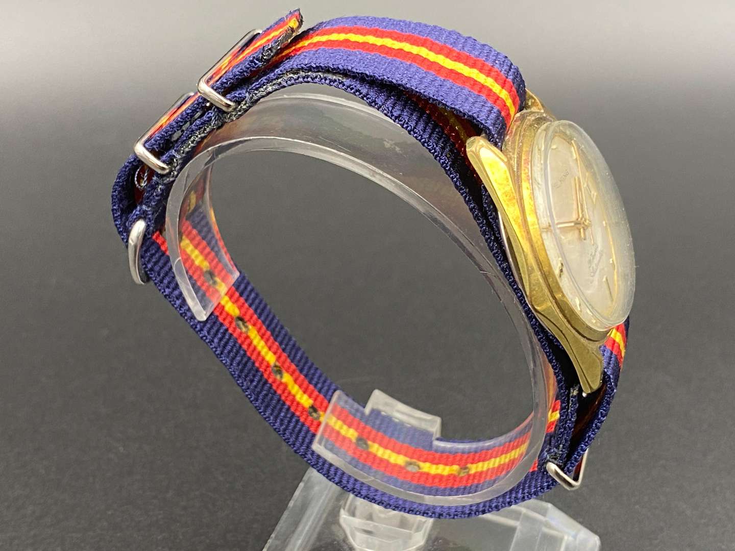 <p>EVERITE KING, 21-jewel gold plated, automatic calendar wristwatch,&nbsp;</p>