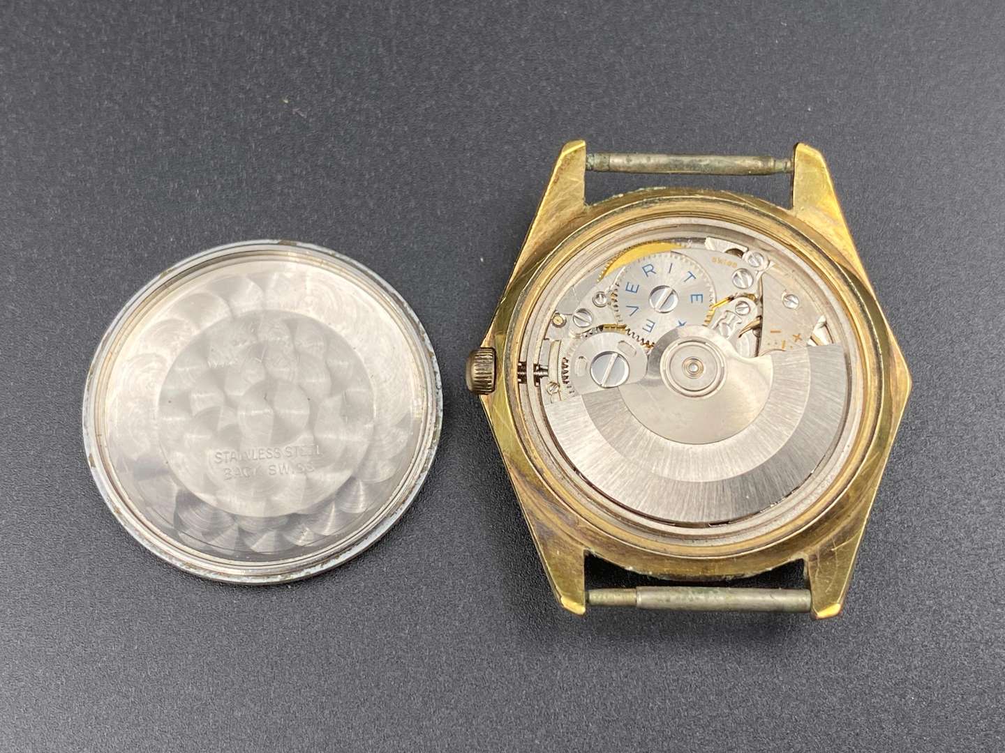 <p>EVERITE KING, 21-jewel gold plated, automatic calendar wristwatch,&nbsp;</p>