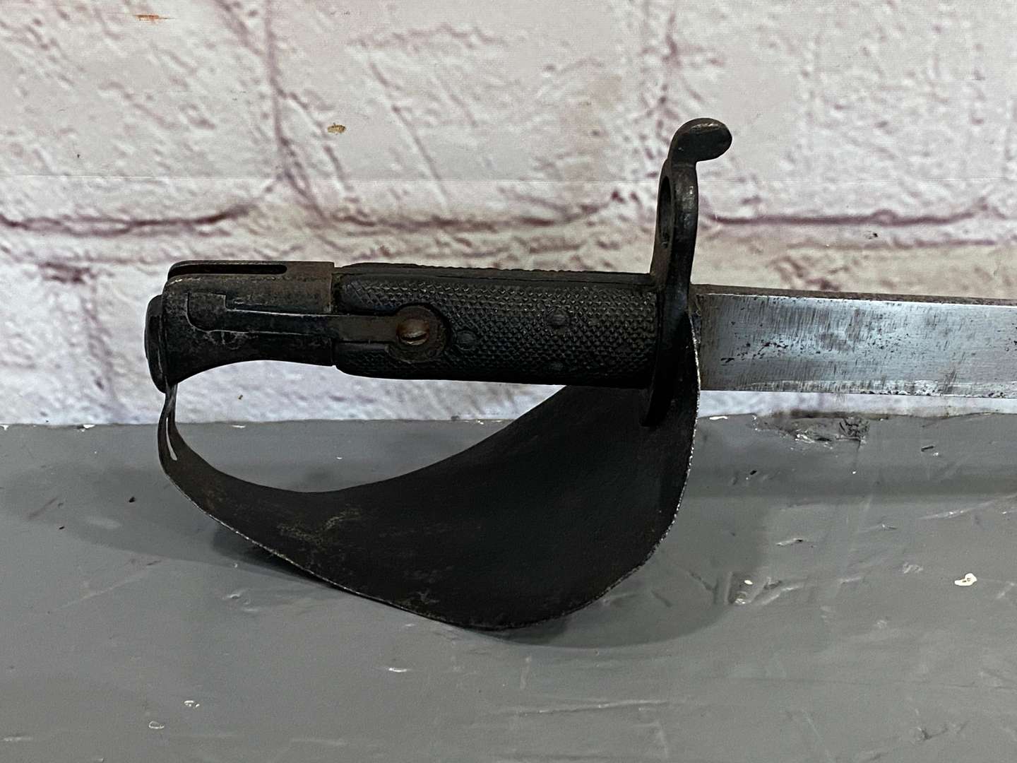 <p>CUTLASS BAYONET, Pattern No.4, 1871, naval model,</p>