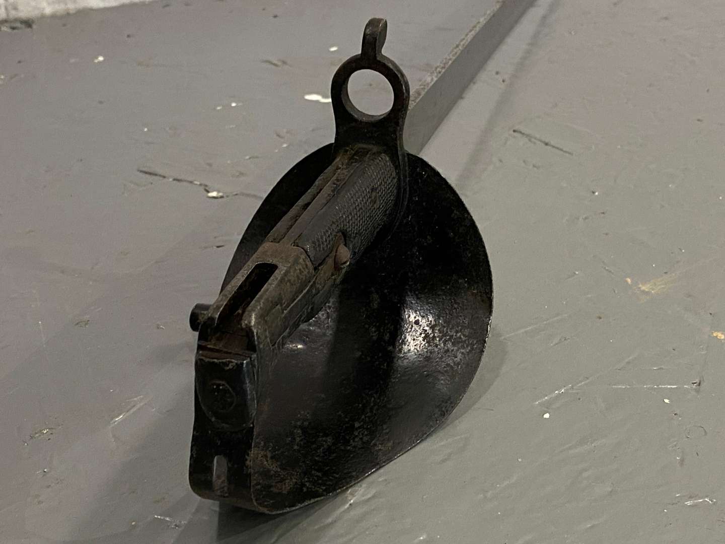 <p>CUTLASS BAYONET, Pattern No.4, 1871, naval model,</p>