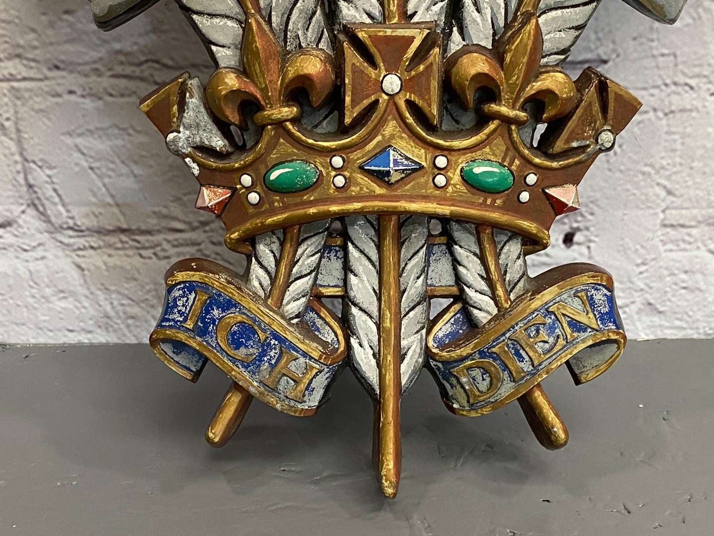 <p>ROYAL WARRANT, 20th century cast aluminium and painted warrant of the former Prince of Wales,</p>