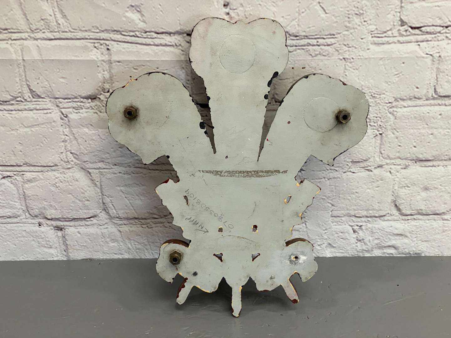 <p>ROYAL WARRANT, 20th century cast aluminium and painted warrant of the former Prince of Wales,</p>