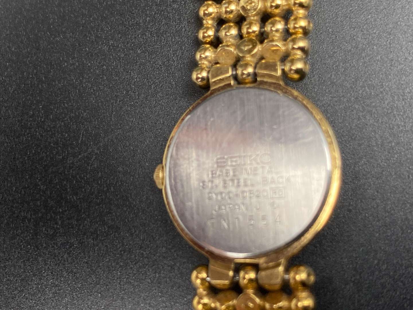 <p>SEIKO, gold plated quartz wristwatch, 7N1554</p>