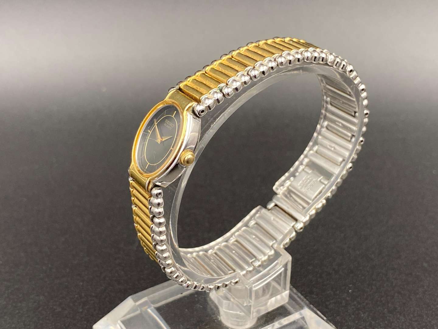 <p>SEIKO, steel & gilt, quartz wristwatch, 621722</p>