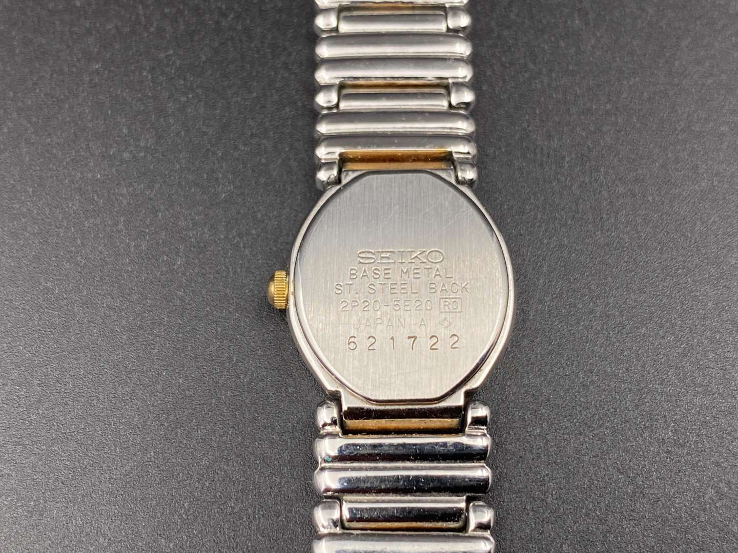 <p>SEIKO, steel & gilt, quartz wristwatch, 621722</p>