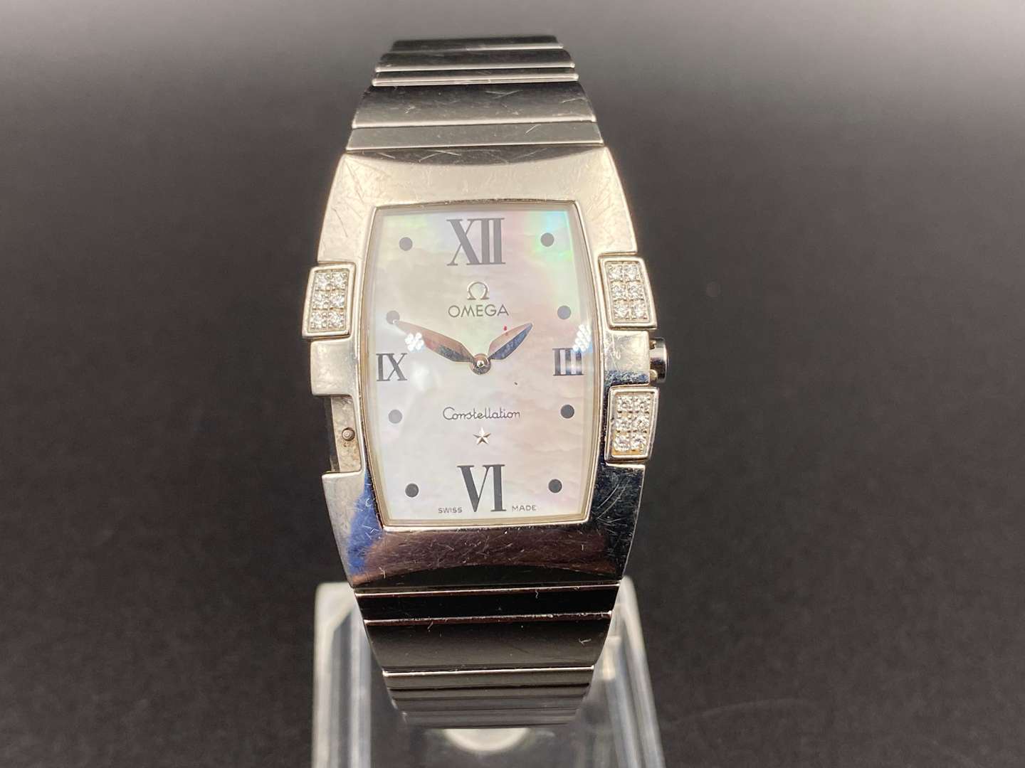 <p>OMEGA, Constellation, Quadrella, stainless steel quartz wristwatch, 90339310</p>