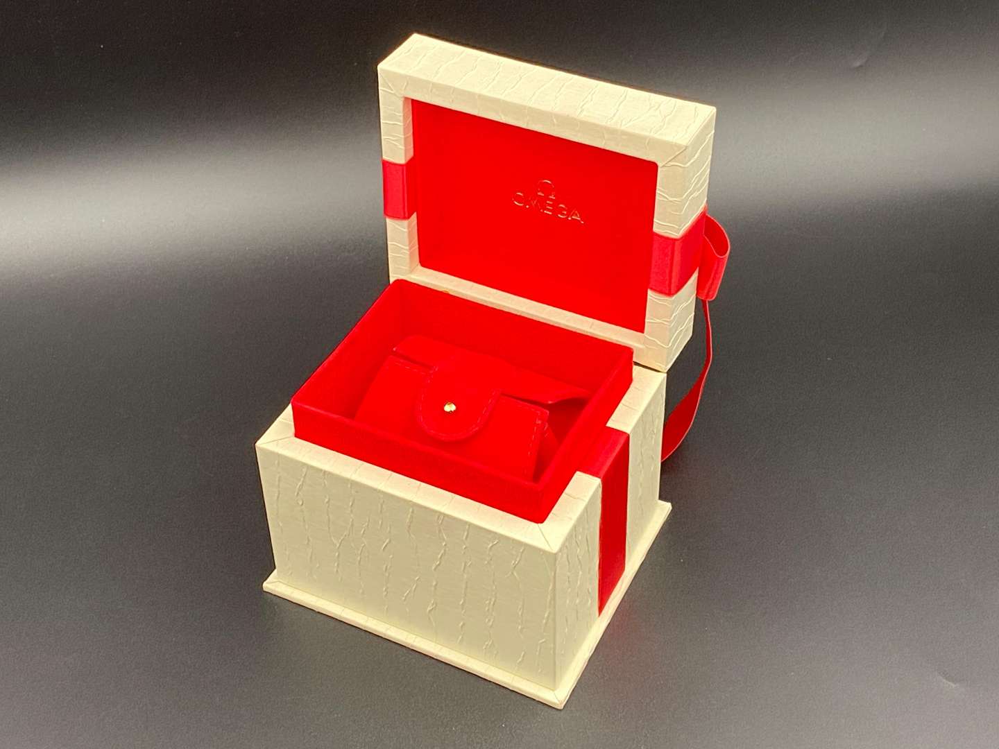 <p>OMEGA, DeVille, bi-metal quartz wristwatch,&nbsp;</p>