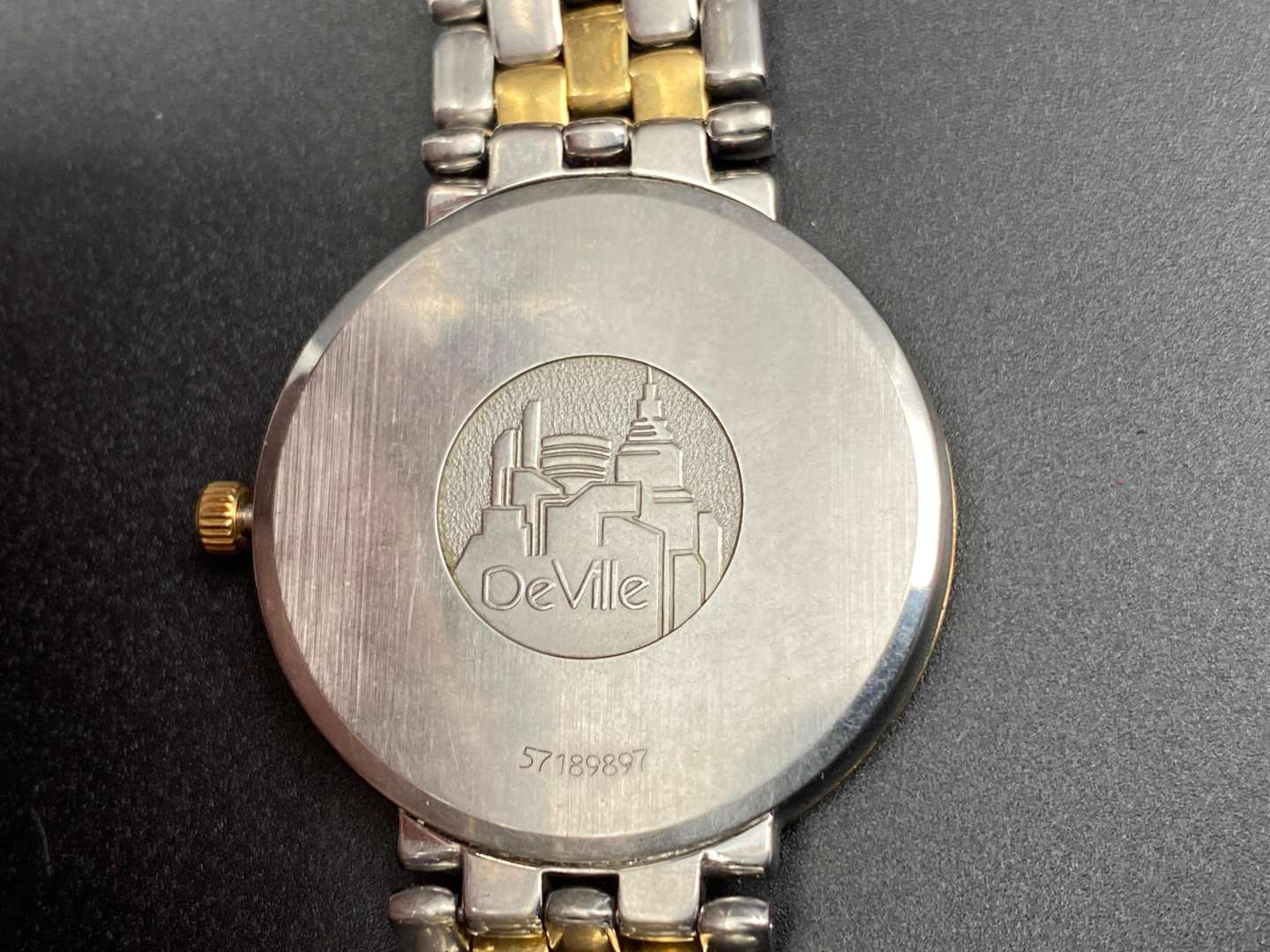 <p>OMEGA, DeVille, bi-metal, quartz, centre seconds, calendar, wristwatch,&nbsp;</p>