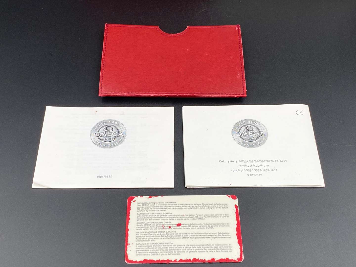 <p>OMEGA, DeVille, bi-metal, quartz, centre seconds, calendar, wristwatch,&nbsp;</p>