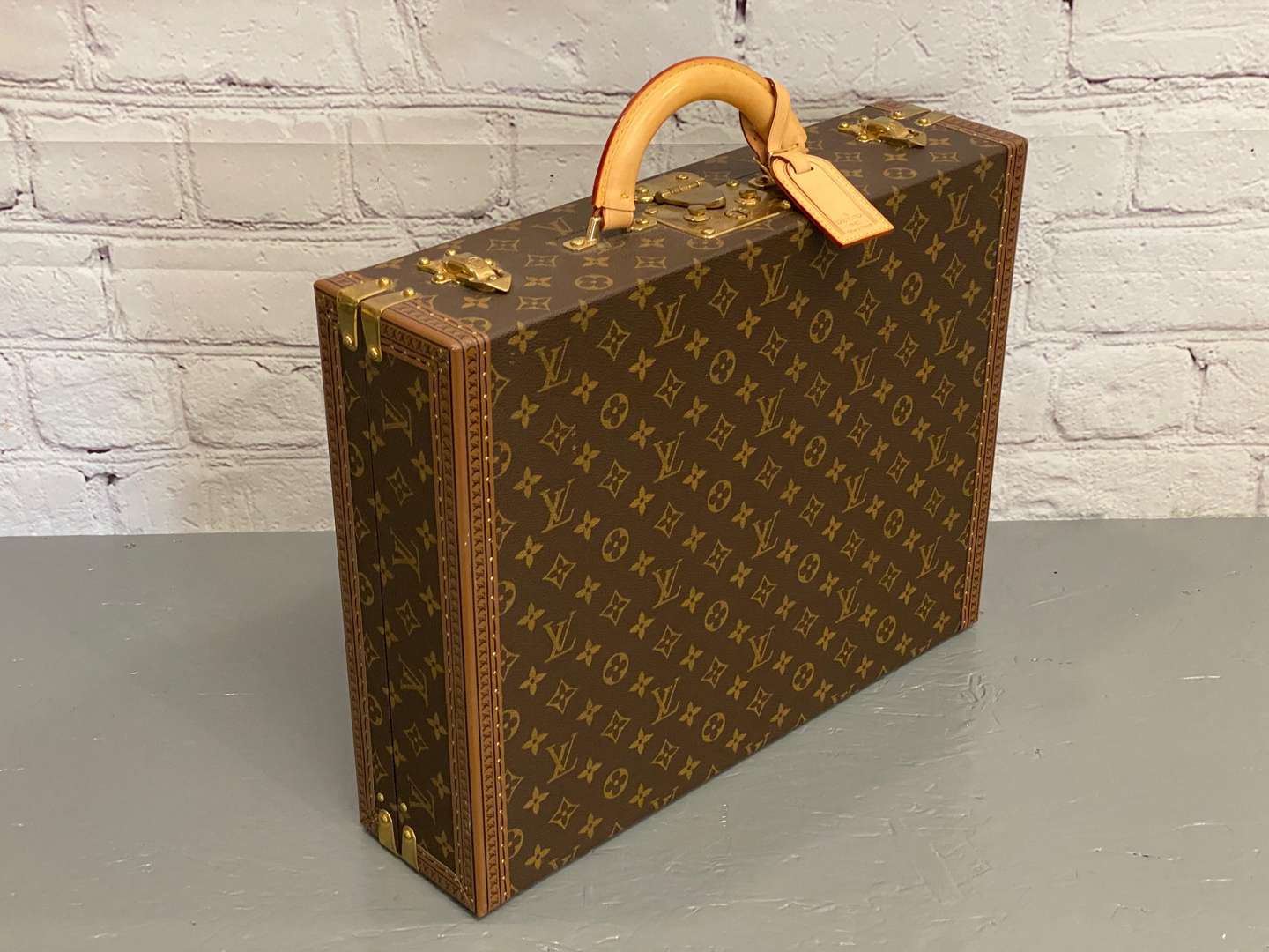 <p>LOUIS VUITTON, Super President briefcase, M53000,</p>