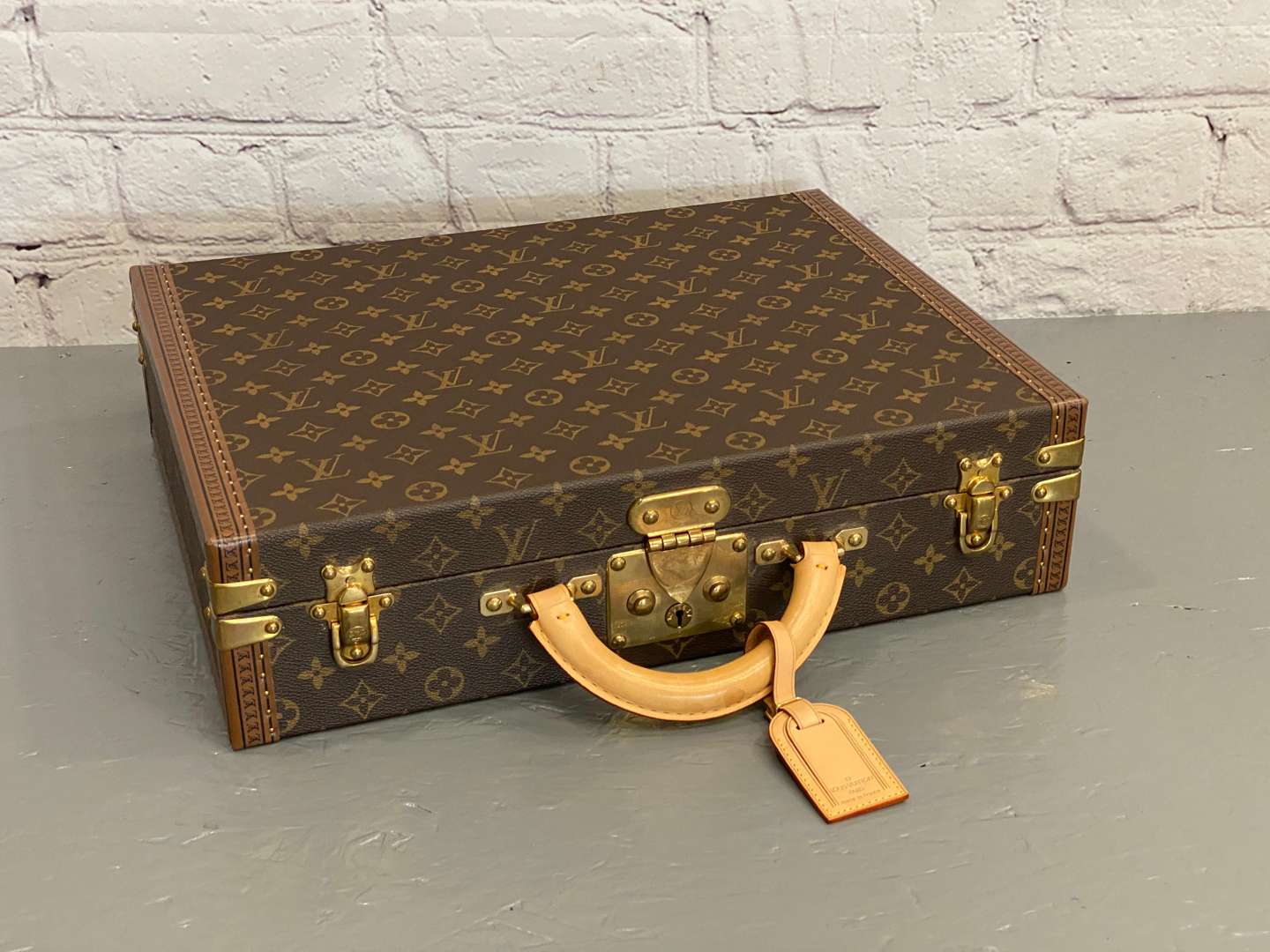 <p>LOUIS VUITTON, Super President briefcase, M53000,</p>