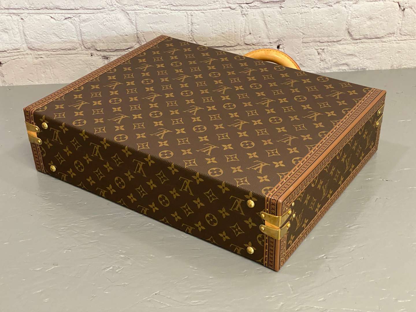 <p>LOUIS VUITTON, Super President briefcase, M53000,</p>